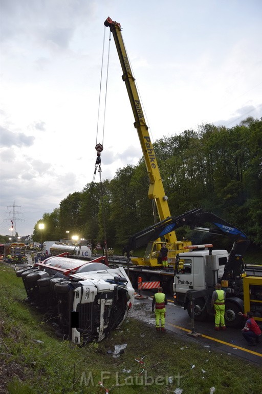 VU Gefahrgut LKW umgestuerzt A 4 Rich Koeln Hoehe AS Gummersbach P400.JPG - Miklos Laubert